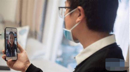 男子突然爆料女友视频,引发网络热议